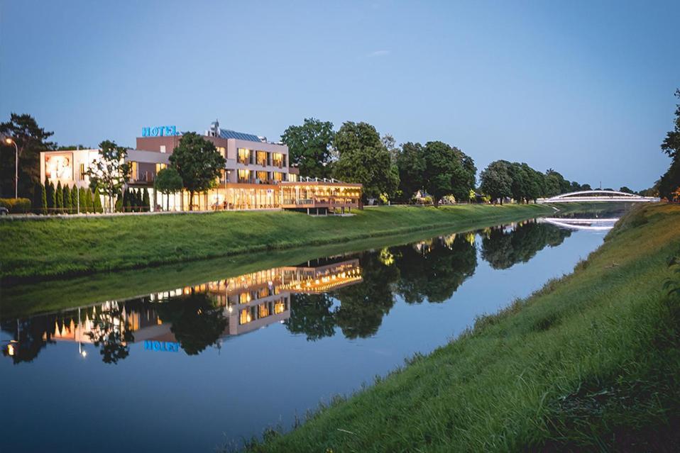 Hotel River Nitra Ngoại thất bức ảnh